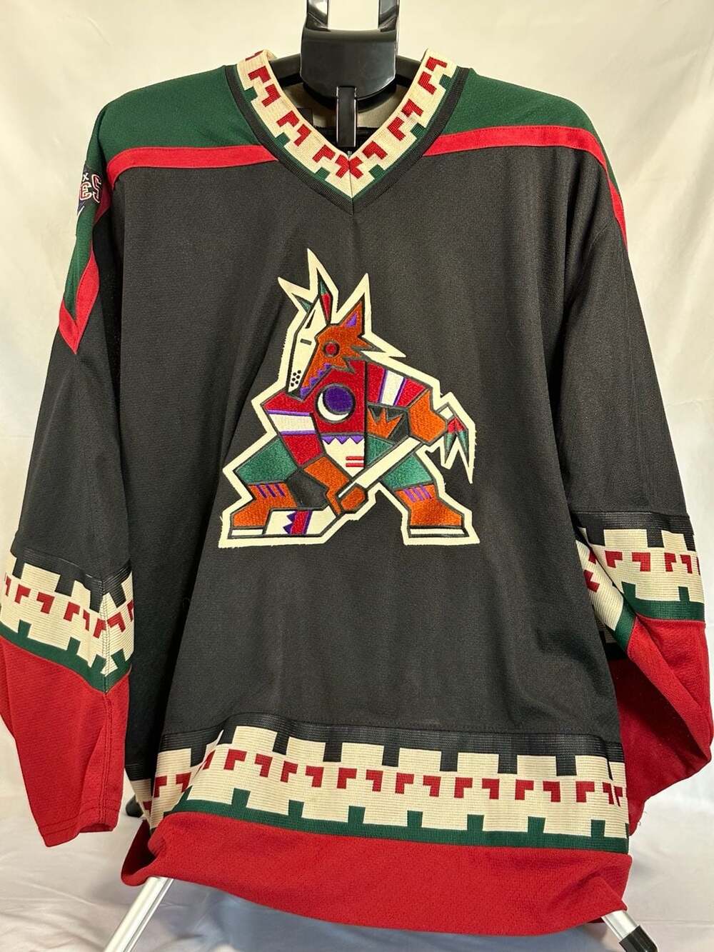 Vintage XL Phoenix Arizona Coyotes NHL CCM Hockey Jersey Men Black Red